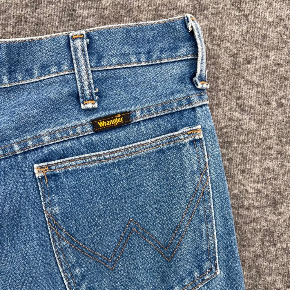 Vintage Wrangler Made in USA High Waisted Raw Hem Denim Shorts Blue 31 935DEN
